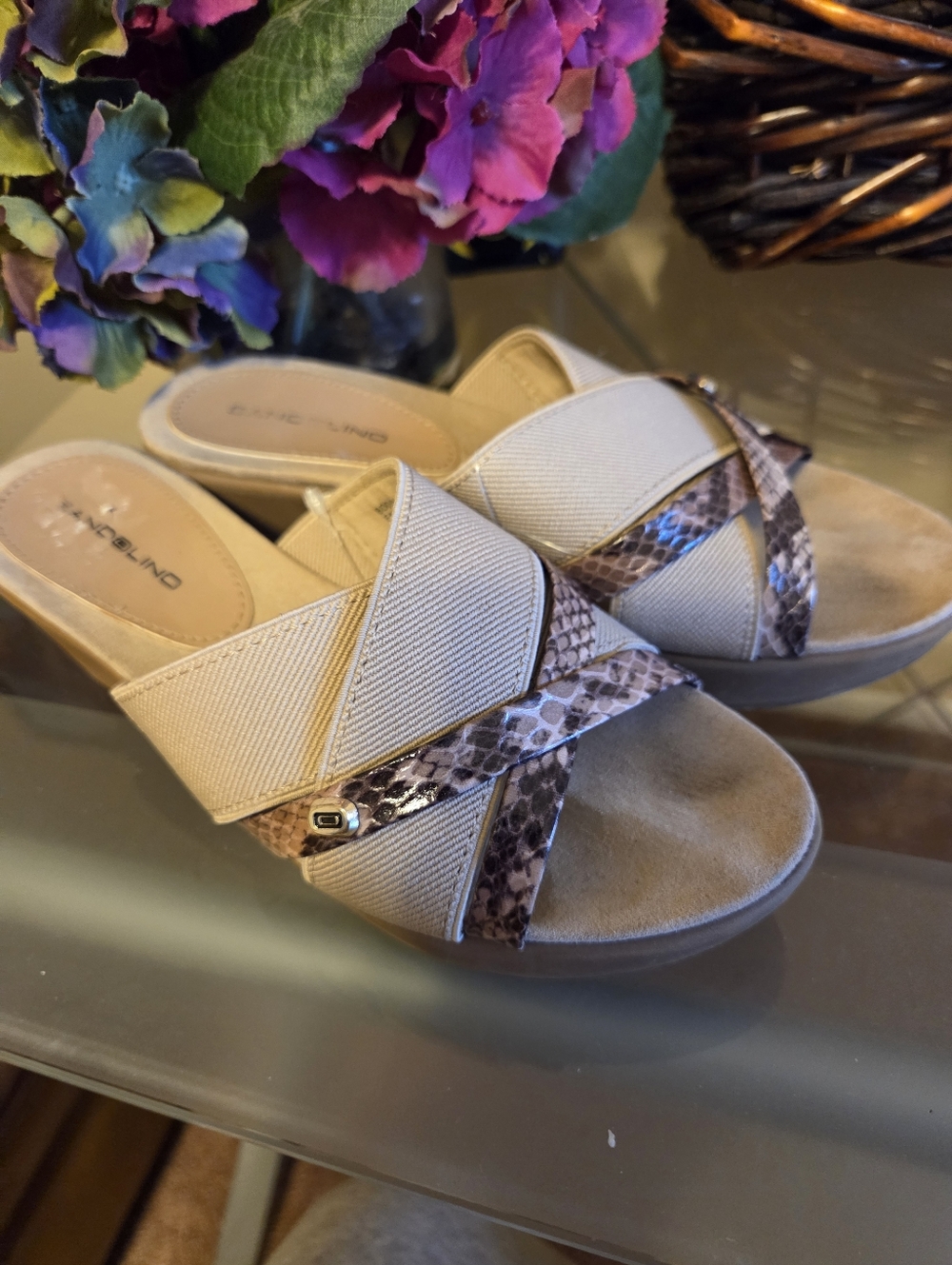 Bandaluno Beige Snake-Accent Slide Sandals Size 7 Very Good